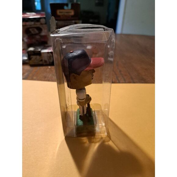 Vintage 2002 MLB Upper Deck Playmakers Rafael Furcal Atlanta Braves Bobblehead - Picture 3 of 6